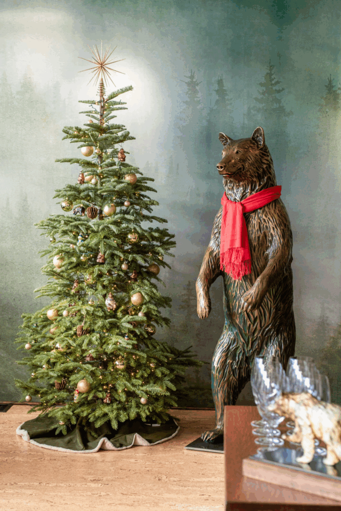 Holiday Tree an Bronze Bear